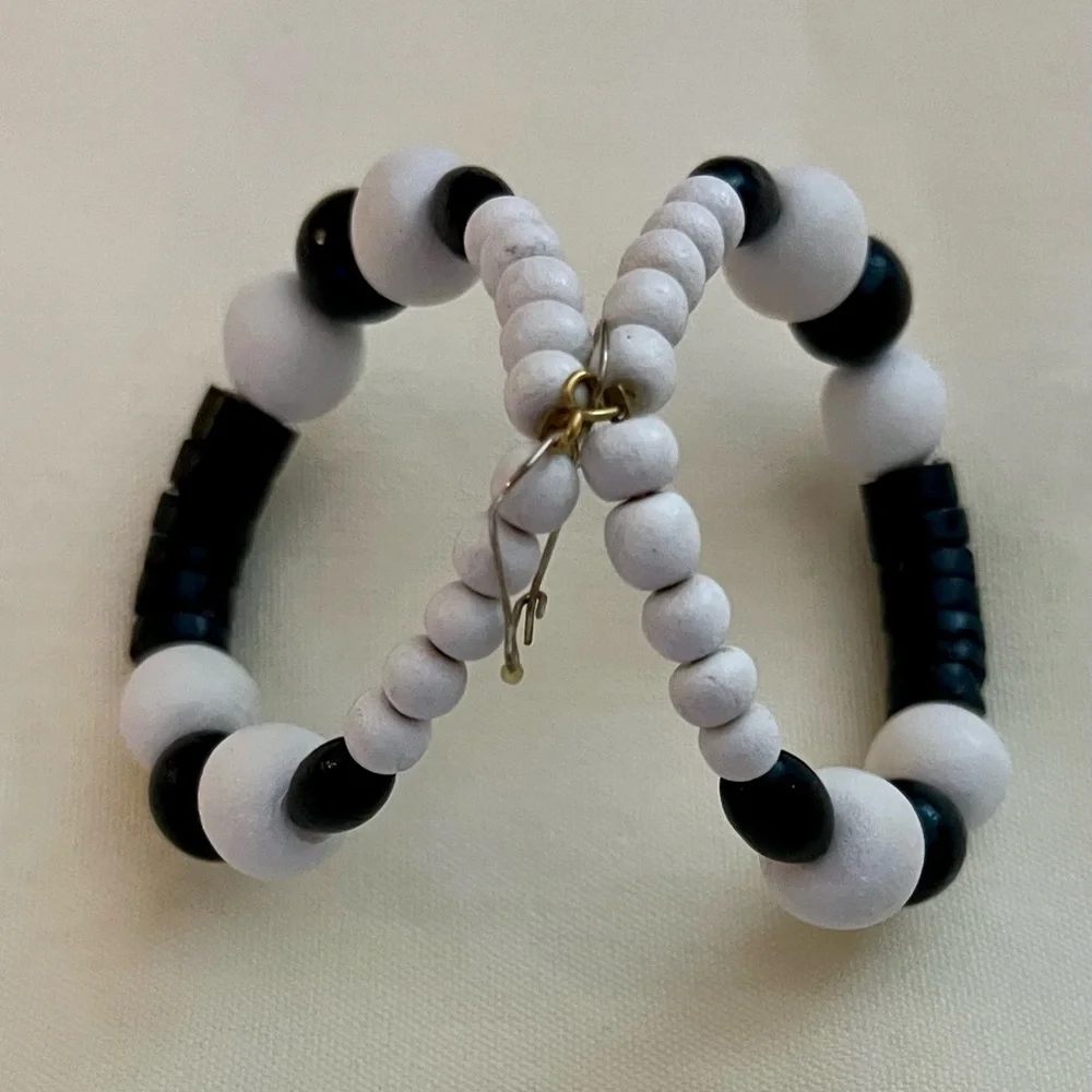 Black and White Beaded Hoop Earrings - Picture 12 of 16